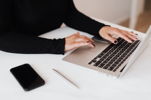 Quale è la data di inizio della garanzia legale per gli acquisti online?