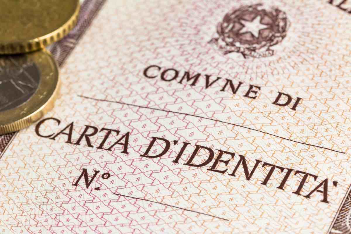 Carta d’identità, rischi fino a 206 euro di multa