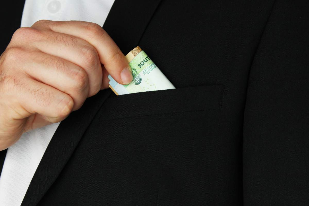 come nascondere i soldi in banca