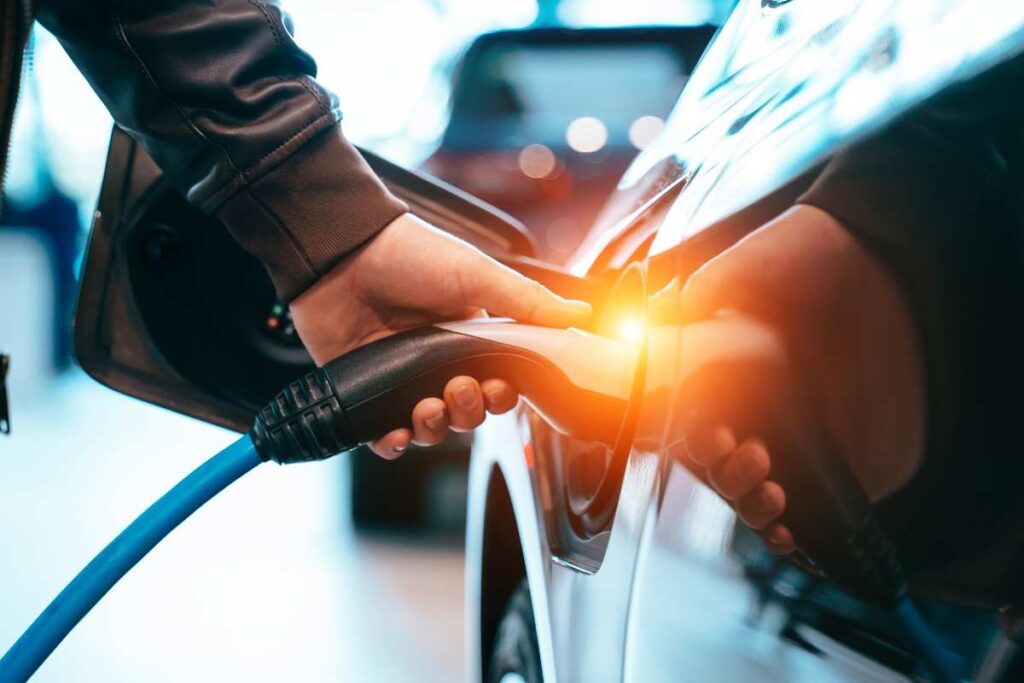 auto ibrida prezzi bassi