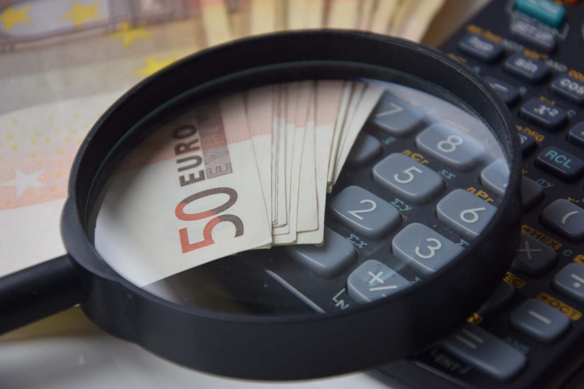 Se hai più di 63 anni puoi richiedere fino a 1.500 euro