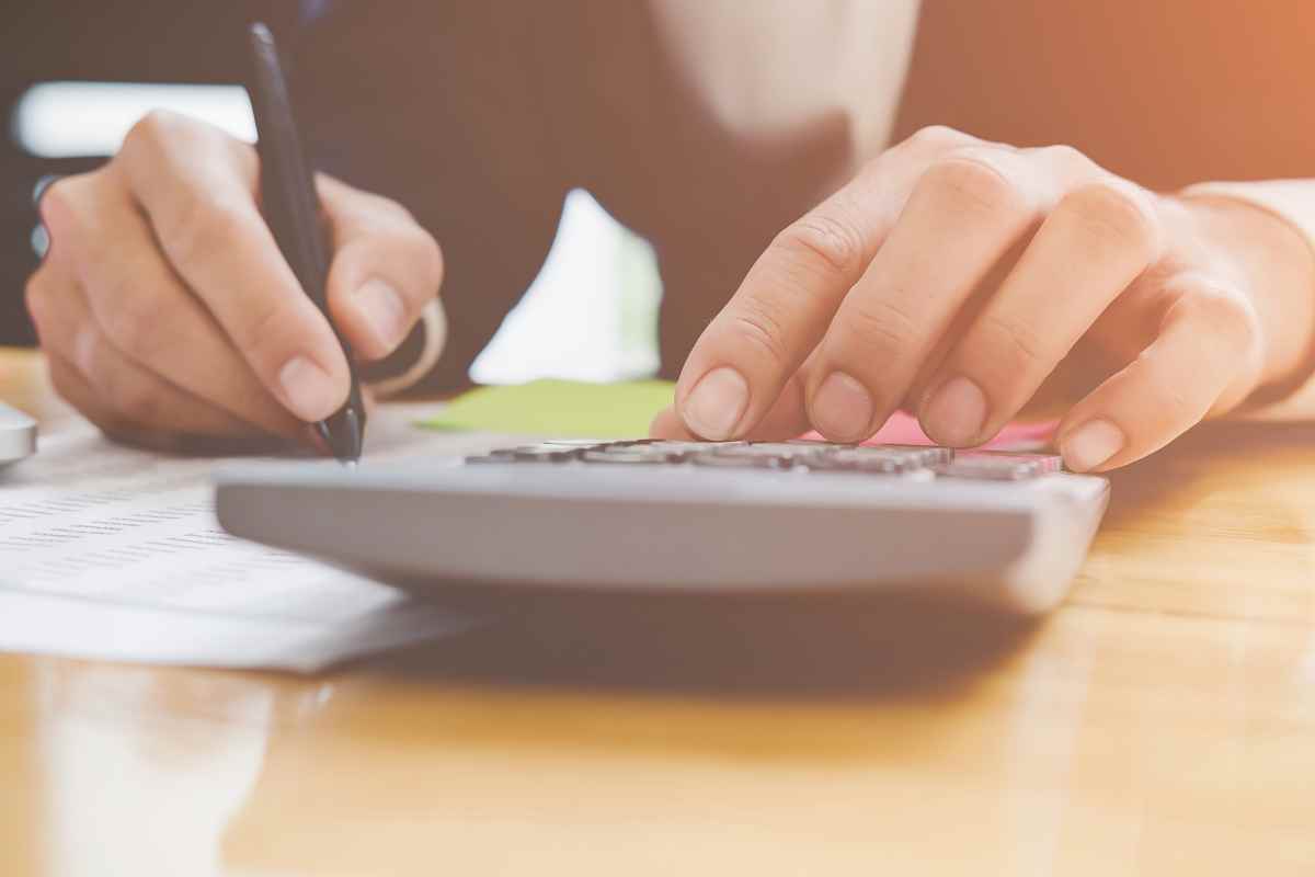 Sorpresa in busta paga per gli italiani: puoi detrarre le bollette col 730, tutti i dettagli