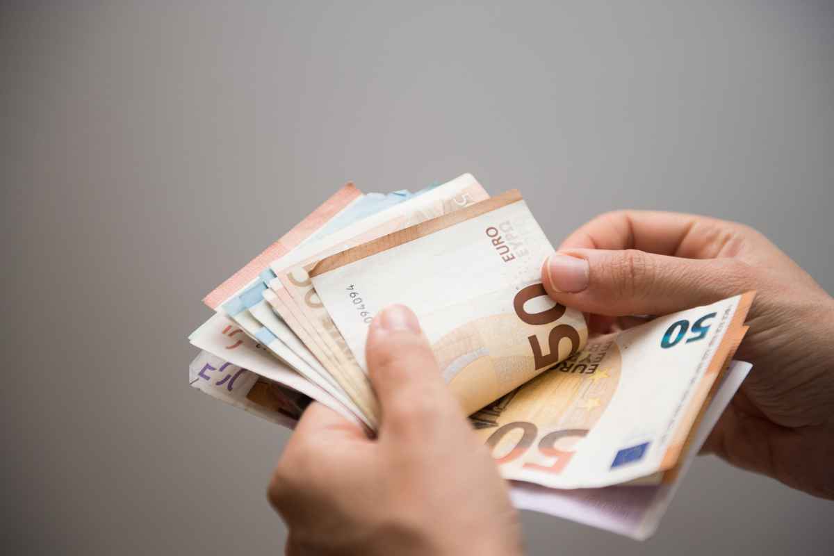 Arriva il Bonus luce, subito 55 euro per la bolletta, i dettagli